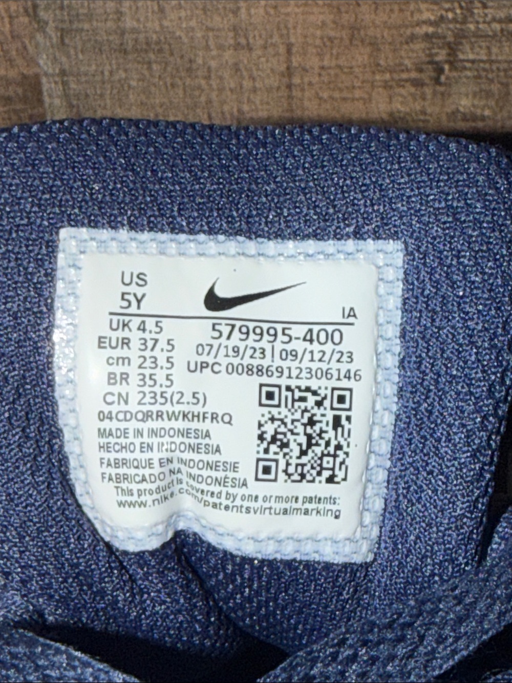 Nike Kids Air Max Running Sneakers in Navy and Light Gray-size 5 - Picture 7 of 10